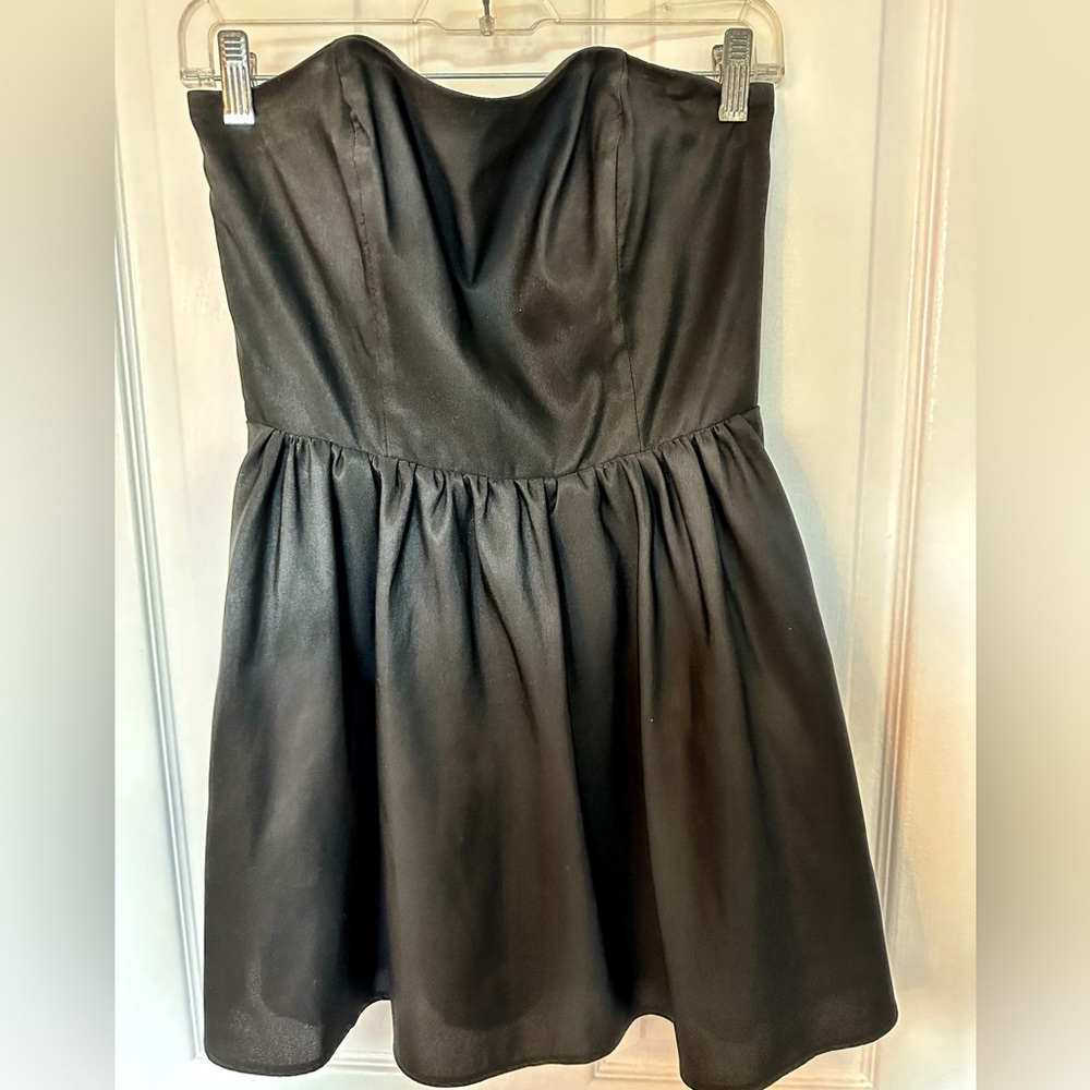 Classy short Black taffeta tube dress